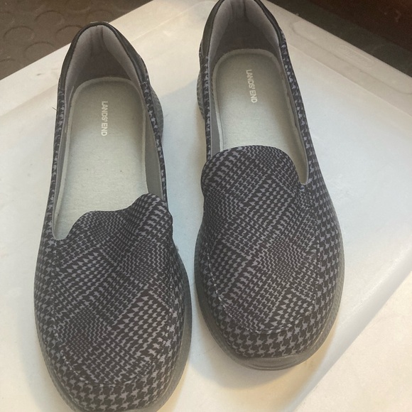 Lands' End women Gatos gray and Black Flats with Textured Design comfort 8D - Picture 12 of 12